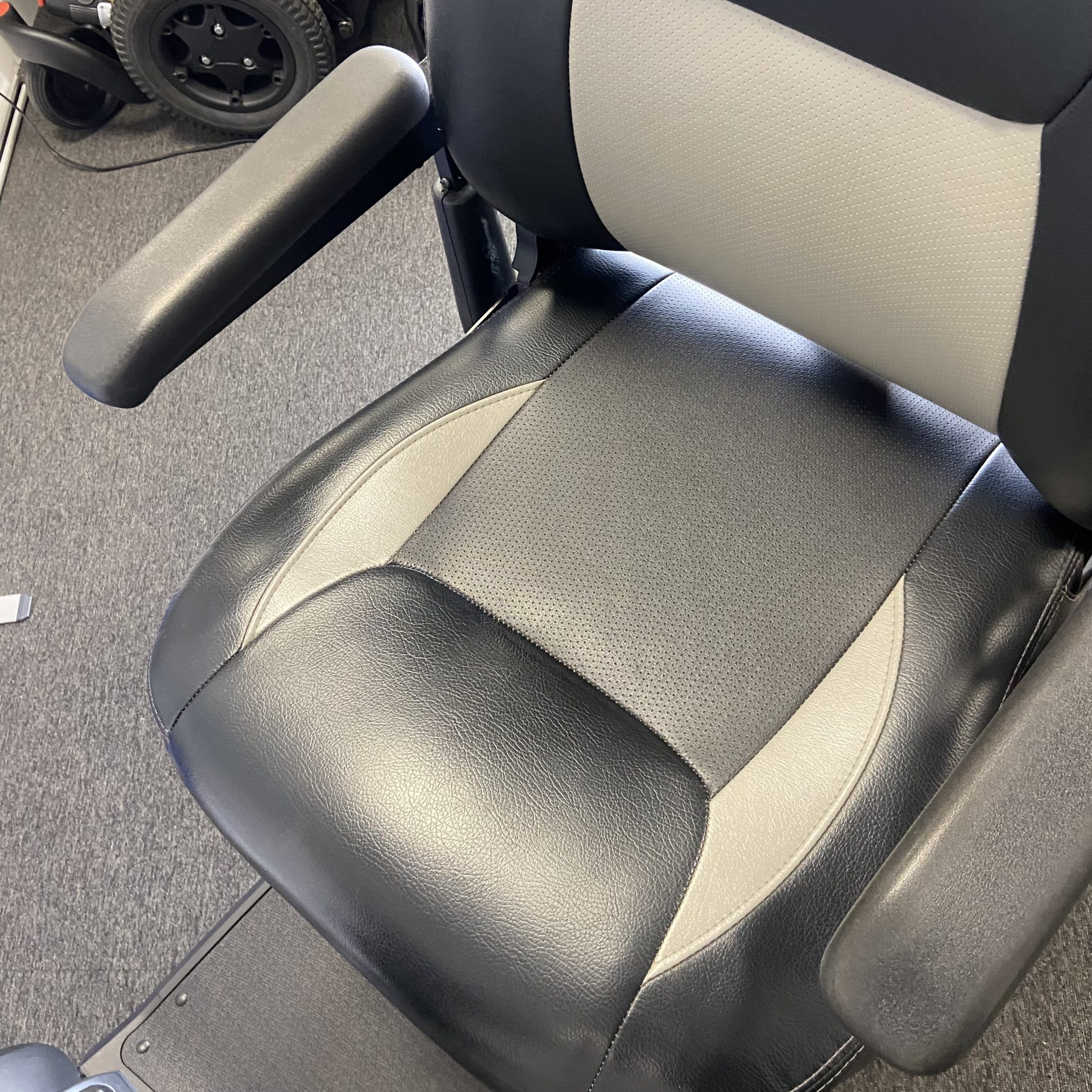 2024 Galaxy 4 road scooter - Used - Image 7