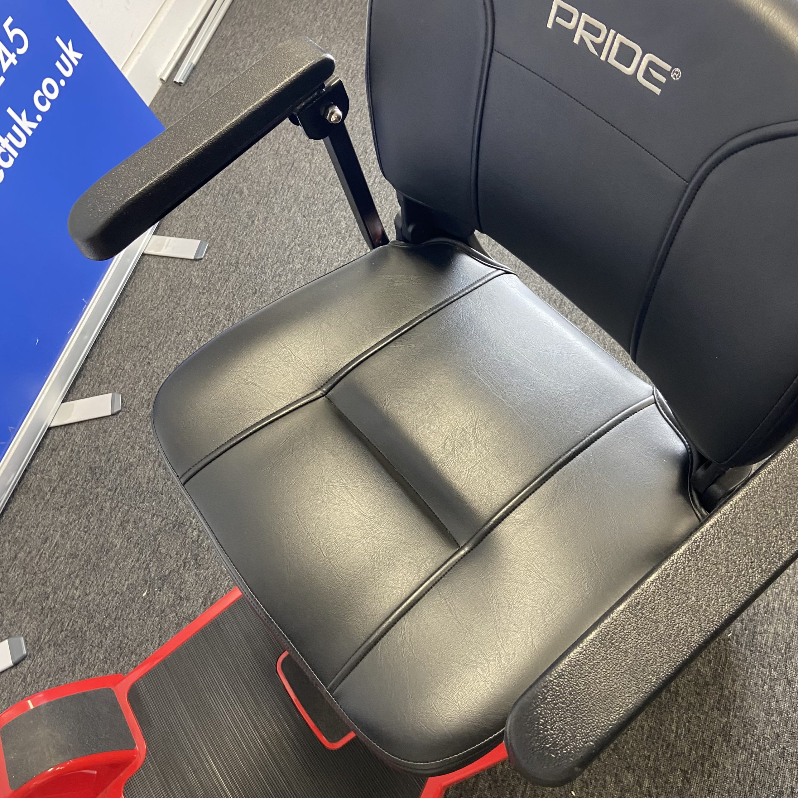 Pride Apex Alumalite 4mph take apart Boot Scooter - Used - Image 7