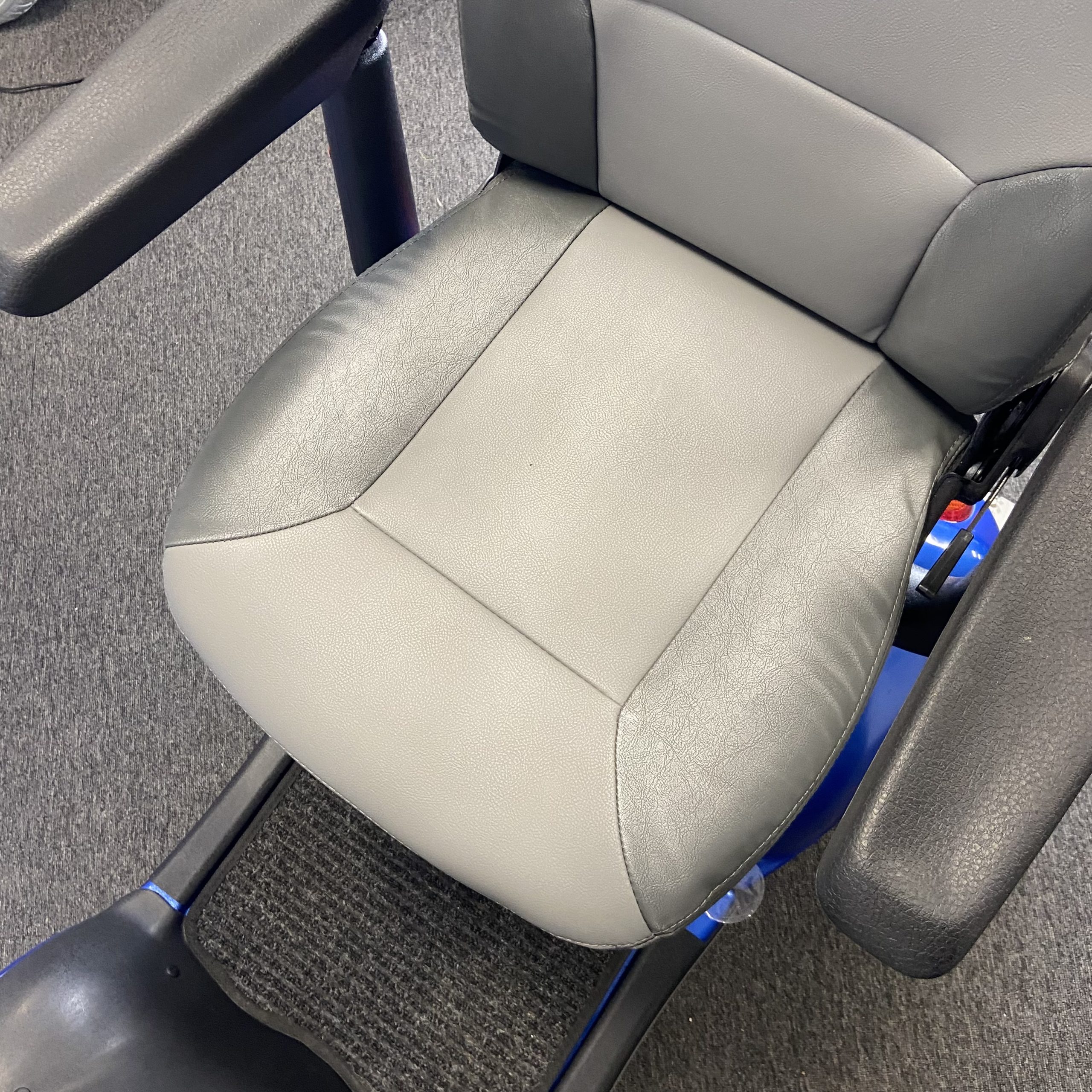 2024 Roma Cadiz 8mph Road Scooter - Used - Image 6