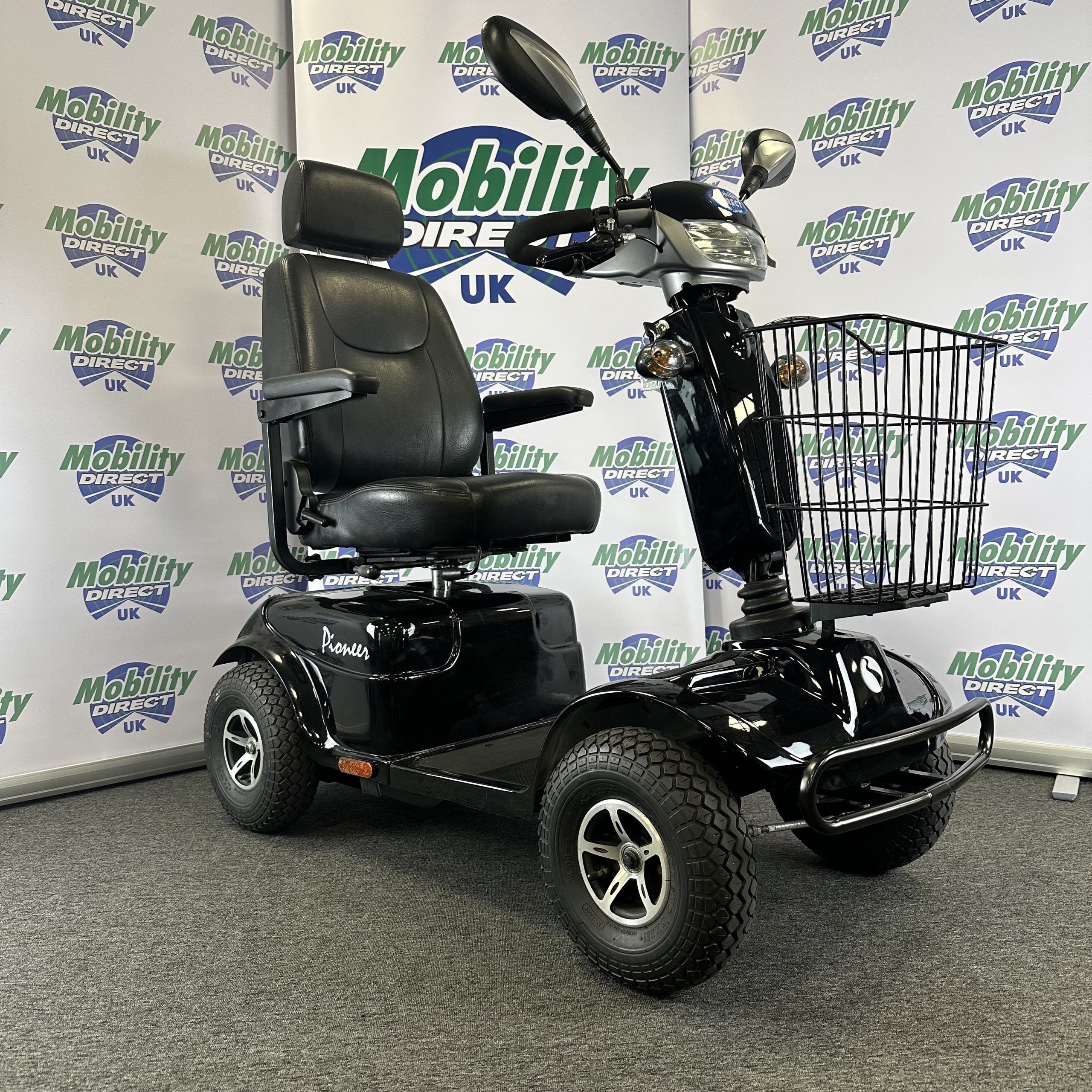 2023 Pioneer LHS front