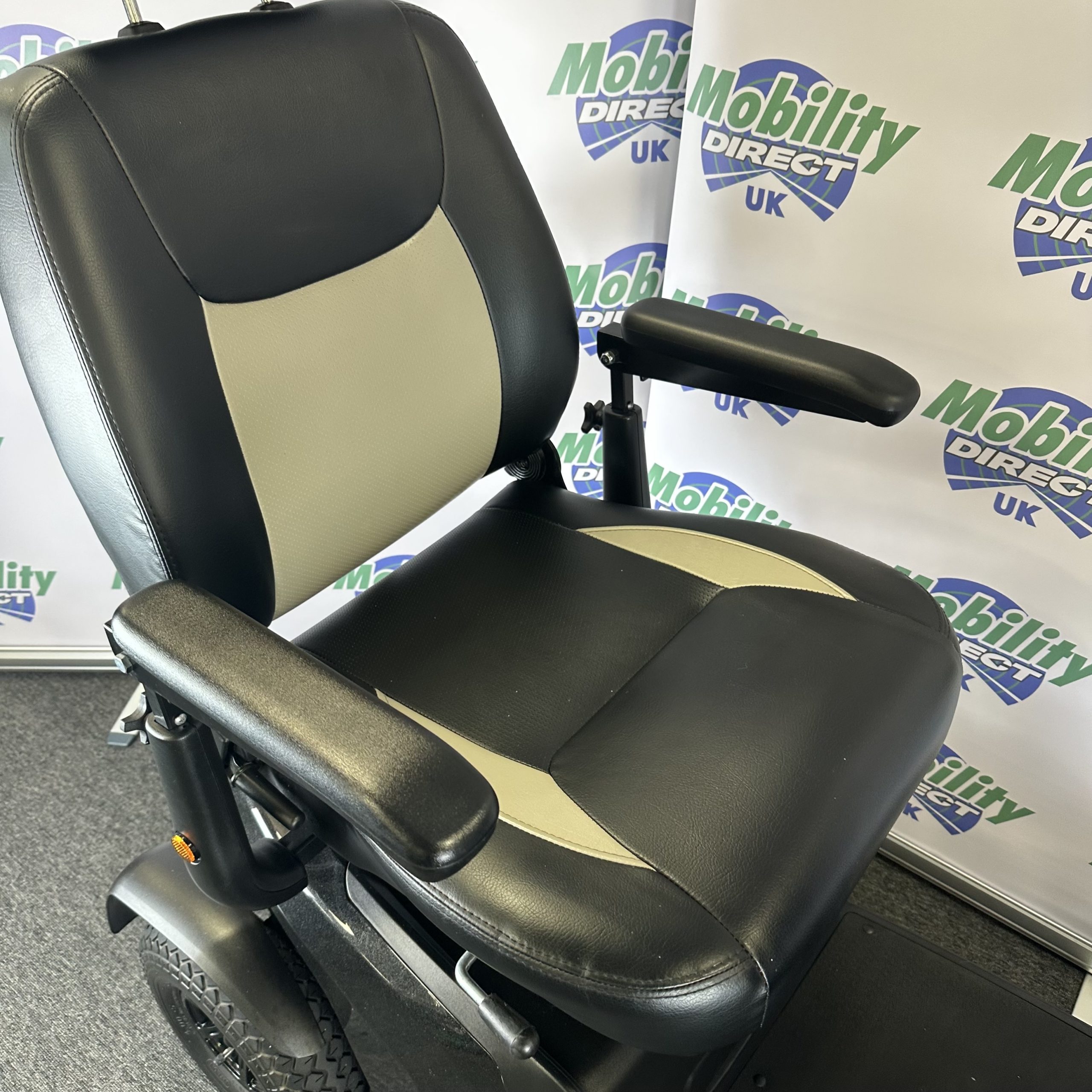 Excel Galaxy Black seat