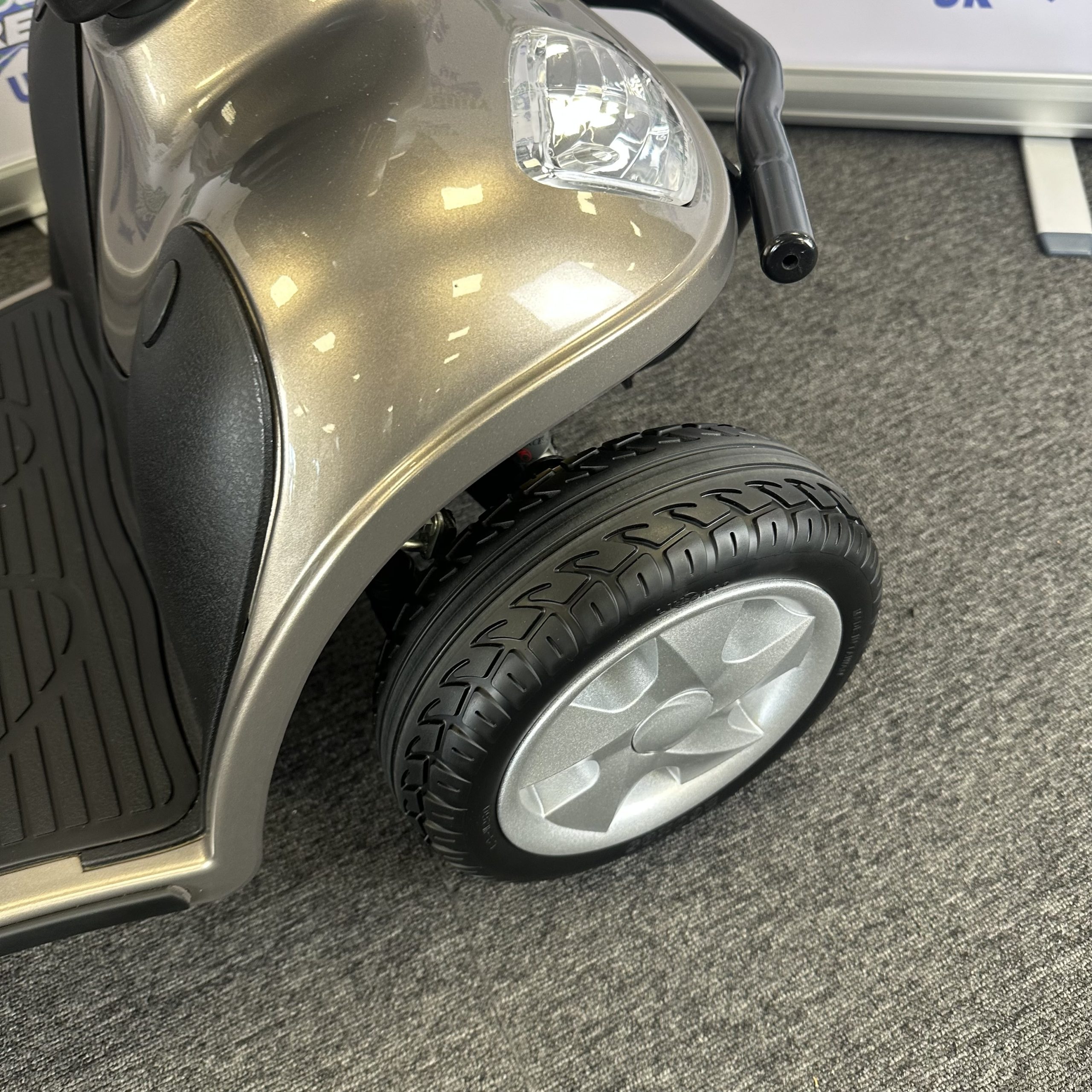 Used Kymco Midi XLS | 2025 | Solid Tyres | Refurbished - Image 7
